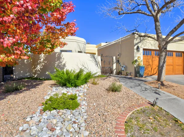 9403 Village Green Dr NE, Albuquerque, NM 87111