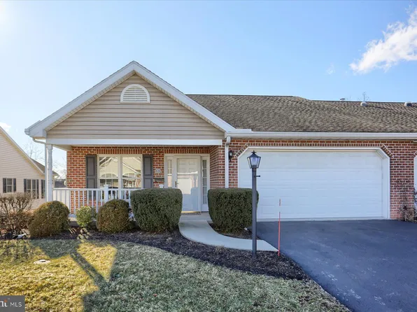 27 Creek Bank Dr, Mechanicsburg, PA 17050