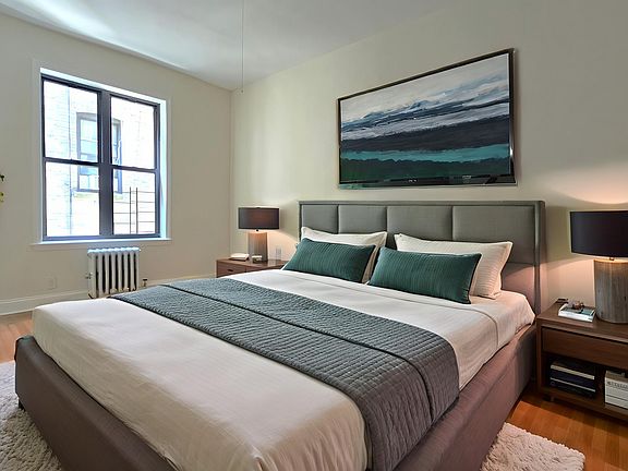 5th image of 300 Fort Washington Ave APT 2D