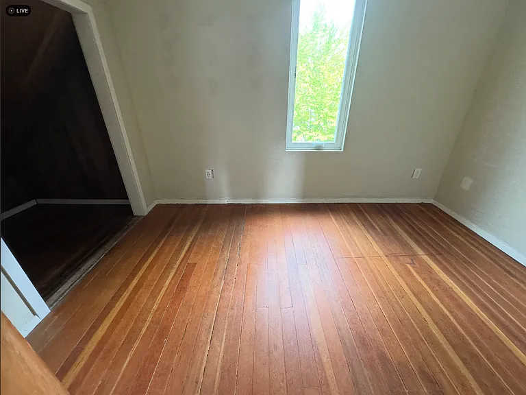 3306 S Oregon St — Photo 2