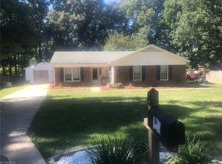 8 W Oak Ct, Greensboro, NC 27407