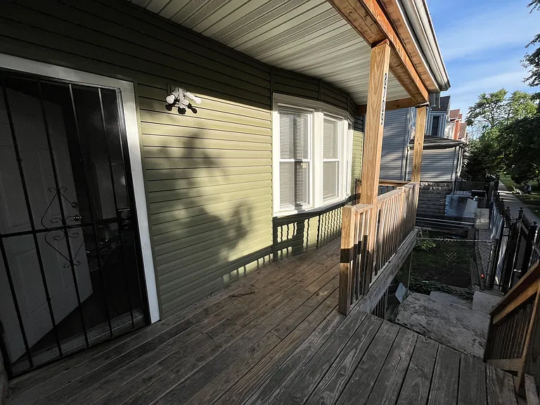 8709 S Escanaba Ave #1F — Photo 12