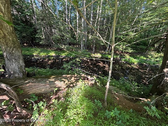 5th image of 18 Ruckle Hill Rd