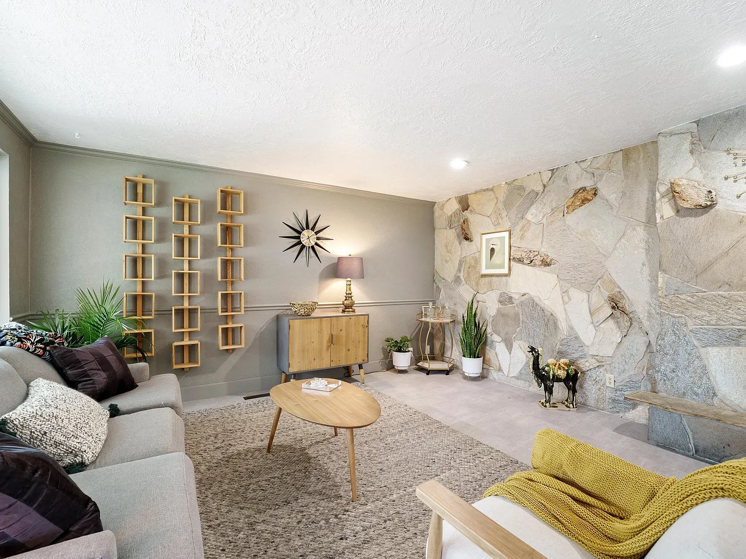 3 bed, 1700 sqft, $3,200 — Photo 4