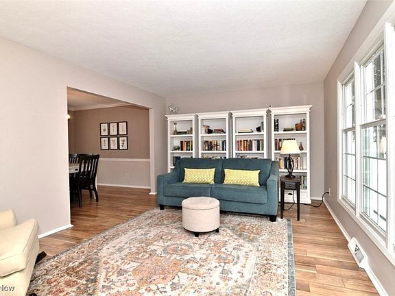 2nd image of 18190 Rolling Brook Dr