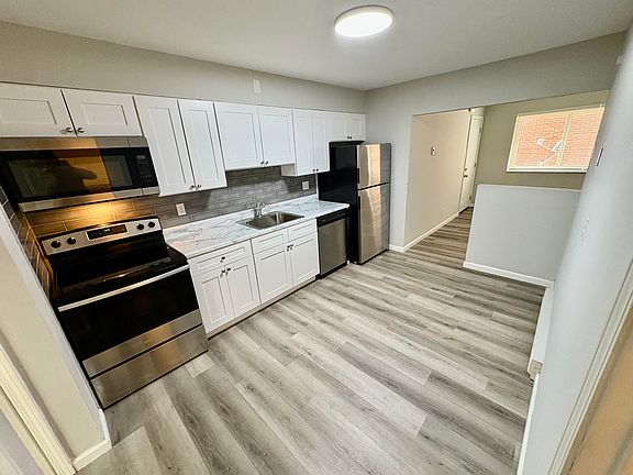 2nd image of 2352 McCausland Ave APT 2