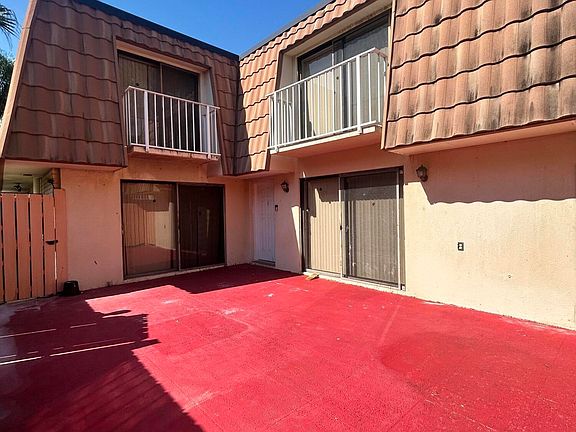 2nd image of 804 Blue Ridge Cir