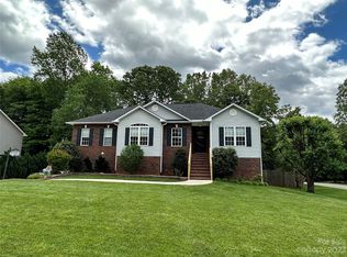 3392 Overbrook Dr, Conover, NC 28613