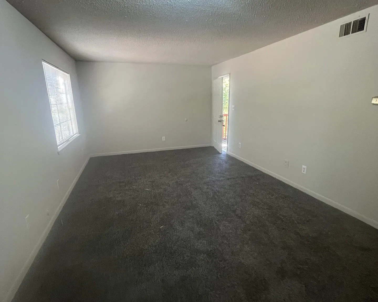 2 bed, 1.0 bath, $650 — Photo 2