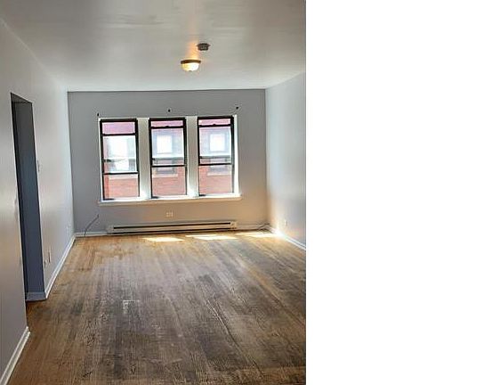 3rd image of 7453 S Bennett Ave APT 3