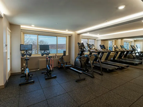 2621 Palisade Avenue image 18 of 22