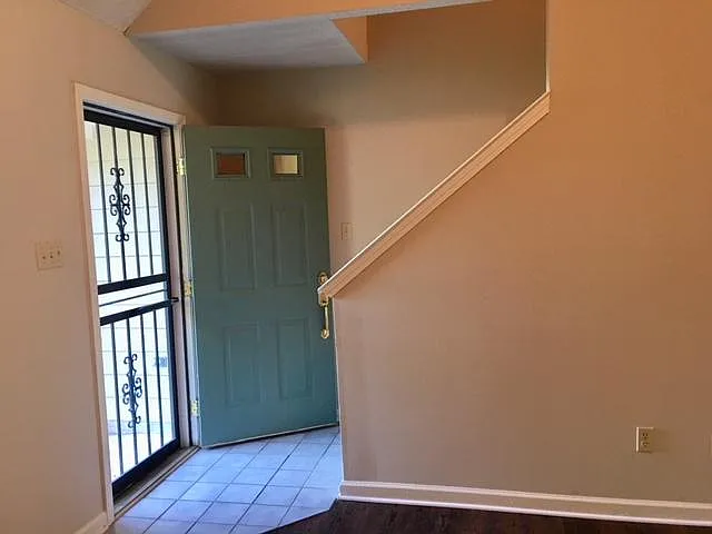 1833 Black Bear Cir W — Photo 5