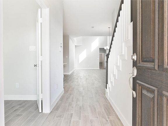 3rd image of 2206 Bridgeport Path Dr