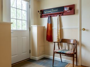 91 Laurel Hill Dr, South Burlington, VT 05403