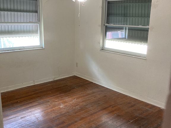 3rd image of 4105 Seminole Ave