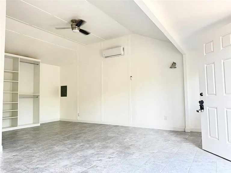 3233 E Cameron Ave — Photo 2