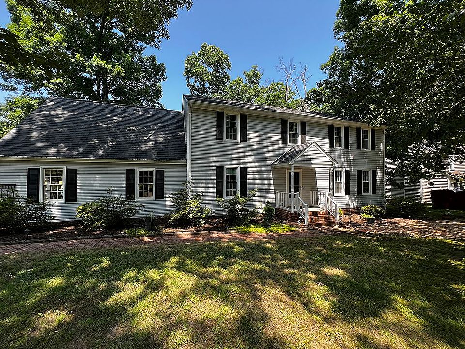 Traditional colonial home