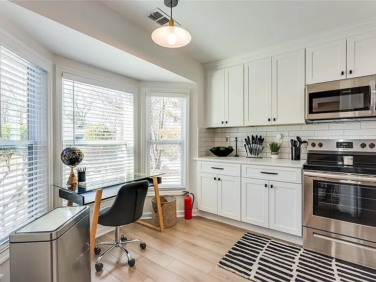 5015 Laurel Springs Way SE — Photo 3