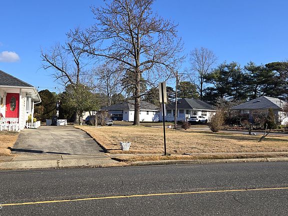 2nd image of 1974 Yorktowne Boulevard