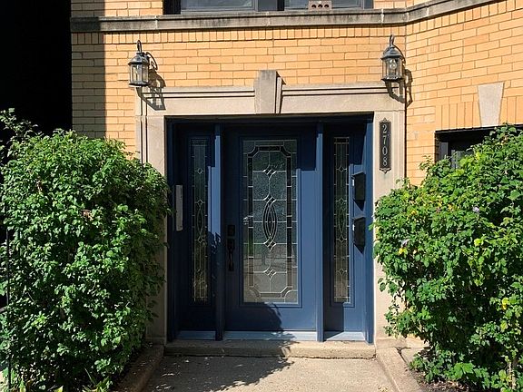 2nd image of 2708 W Cortland St #1