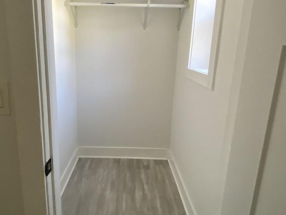 5th image of 323 N Homan Ave #1
