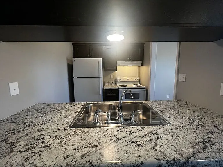 1409D Ireland Dr — Photo 4