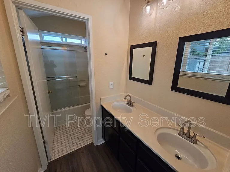 2234 Wall St — Photo 21