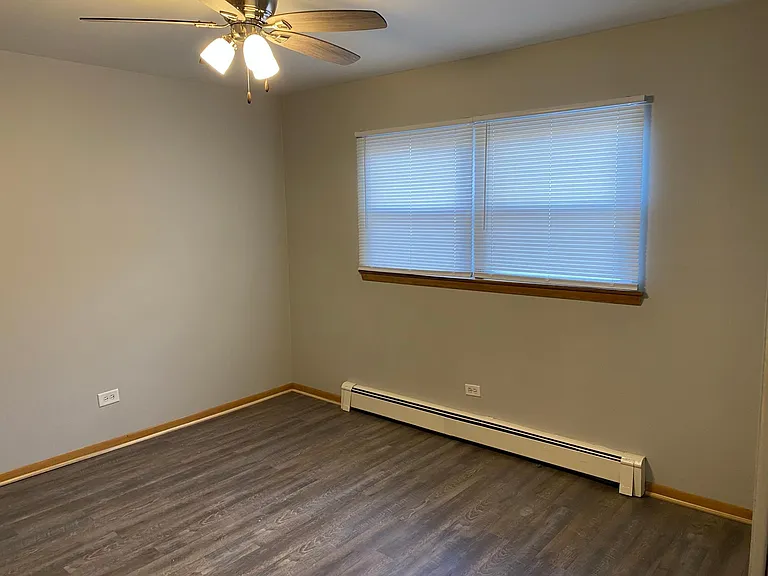 8239 Archer Ave #3 — Photo 10