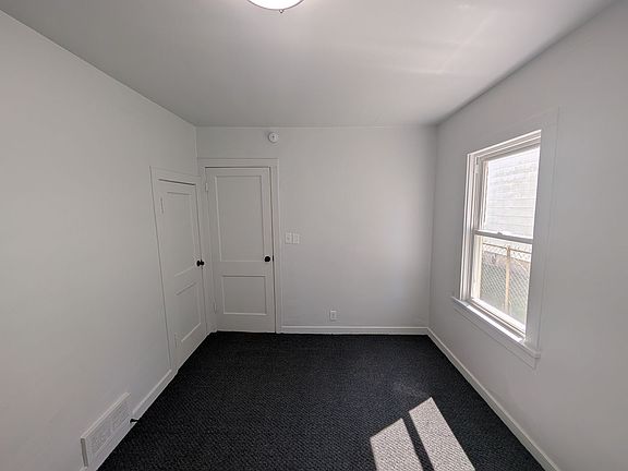 4th image of 923 S Logan St