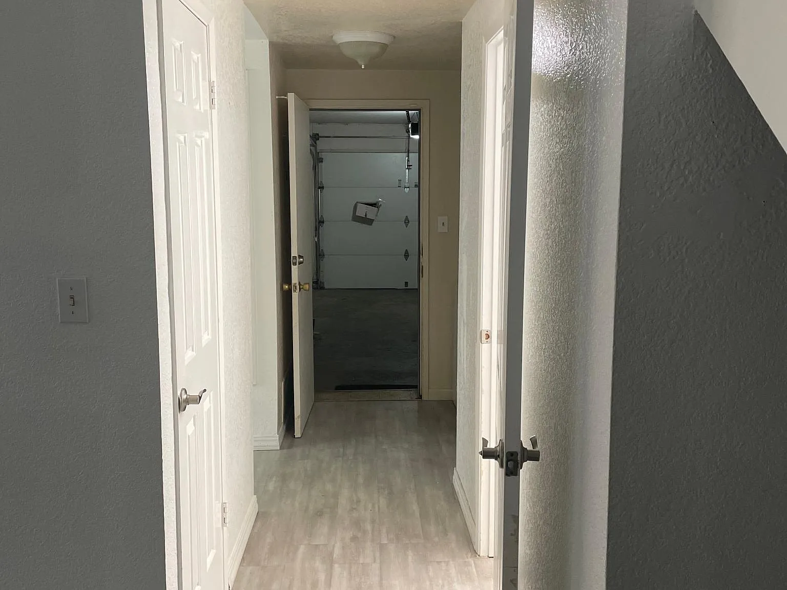 2595 El Portal Dr — Photo 4