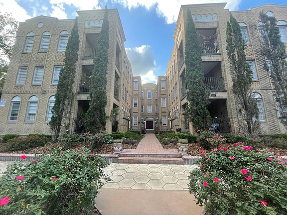 2nd image of 2829 Herschel St #2