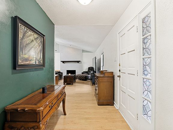 4th image of 1102 Alexandria Ave