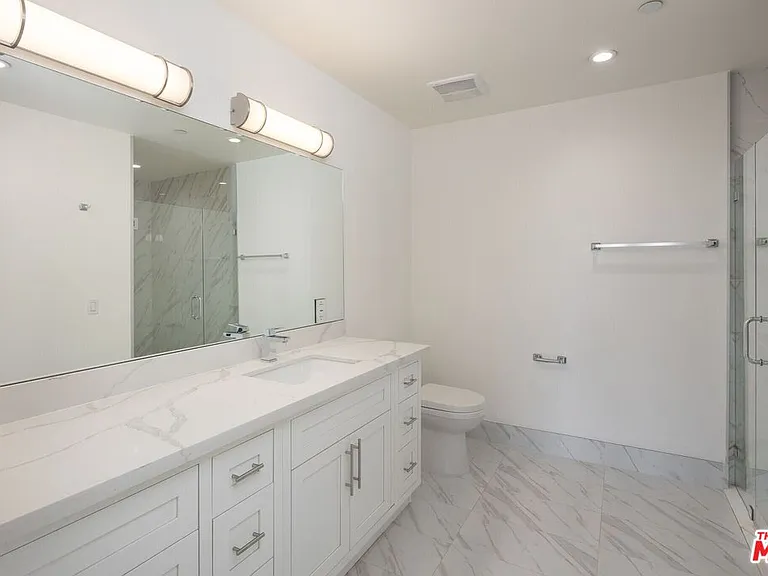 1237 S 90035th Ave #202 — Photo 23