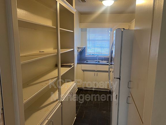 3rd image of 2820 S O St