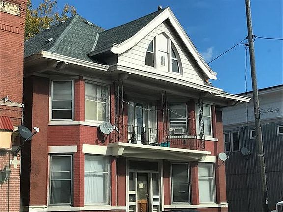 2nd image of 1420 W Lincoln Ave