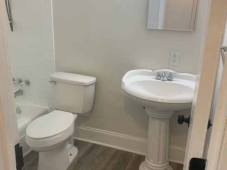 3921 Overland Hts #B — Photo 5