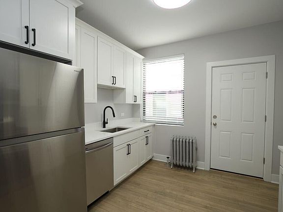 4th image of 1406 W Summerdale Ave #1A