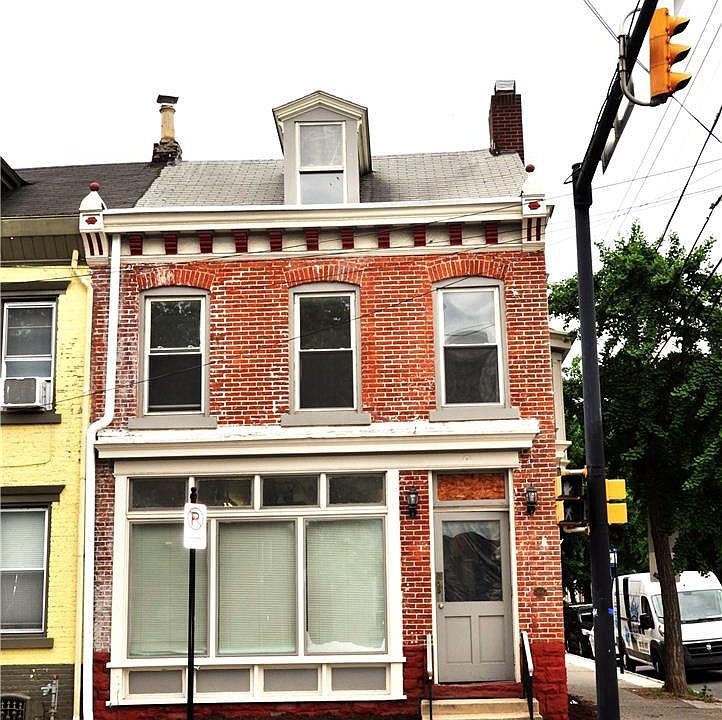 1st image of 146 N 11th St
