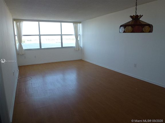 5th image of 1200 NE Miami Gardens Dr APT 912W