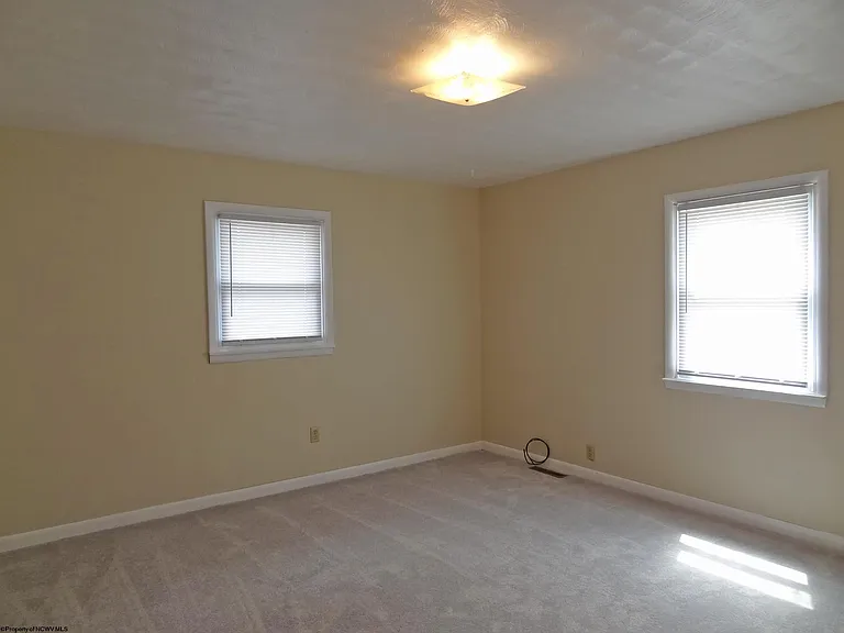 2726 Stewartstown Rd — Photo 18