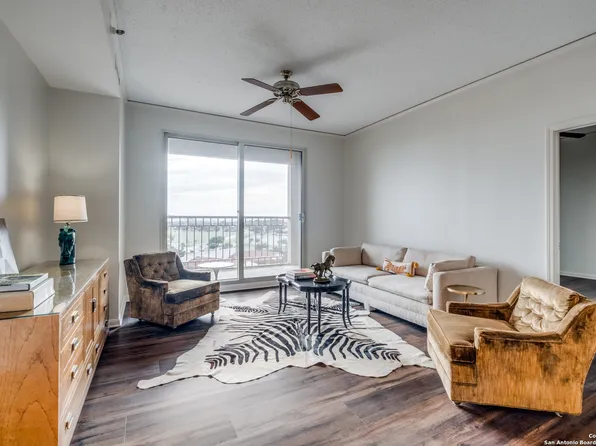 1 TOWERS PARK LN #1215, San Antonio, TX 78209