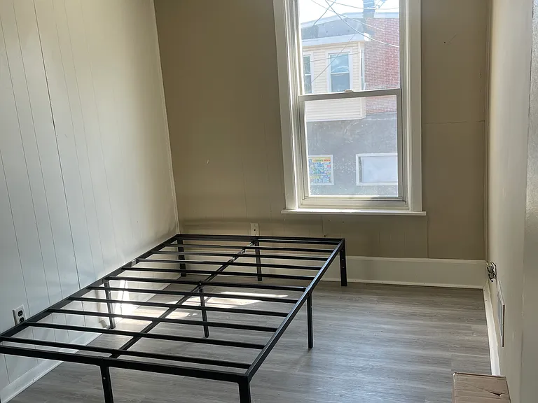 1135 Lancaster Ave #B — Photo 1