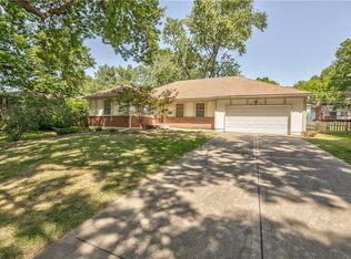 9610 W 97th St, Overland Park, KS 66212