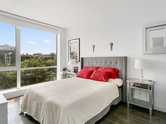 4th image of 1115 45th Ave APT 4A