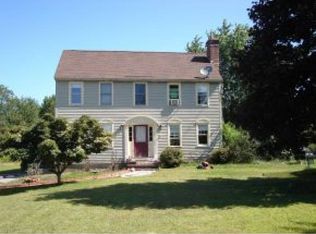 18 Turkey Ridge Rd, Newmarket, NH 03857