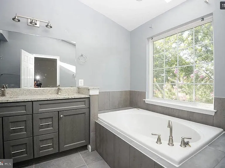 6251 Clara Edward Ter — Photo 11