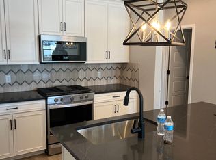 9911 Monte Vista Ave, Littleton, CO 80125