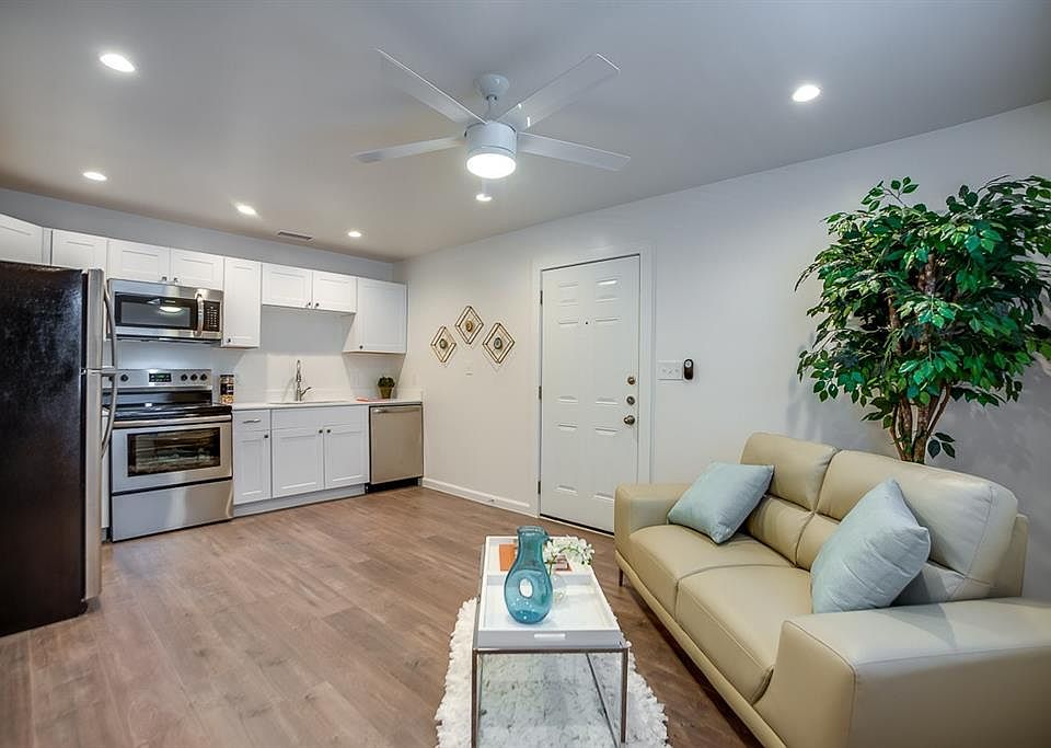 1st image of 1515 Bennett Ave APT 103