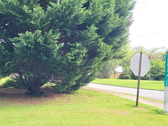 5th image of 817 Mayes Way