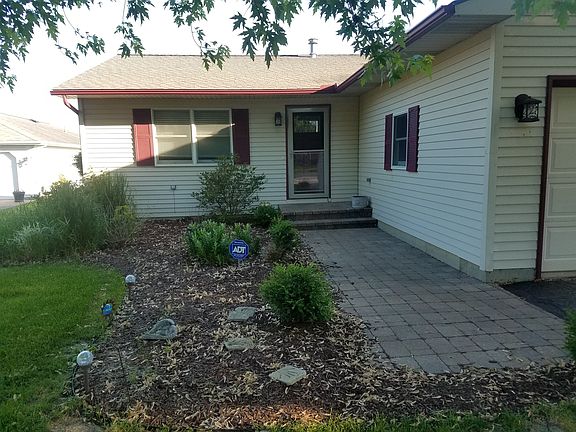 3rd image of 1325 Park Pl